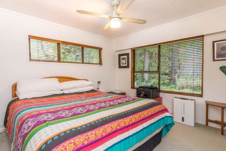 Photo of property in 90 Wood Bay Road, Titirangi, Auckland, 0604