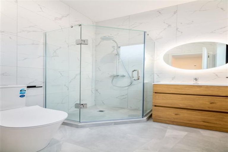 Photo of property in 16 Taiororua Avenue, Massey, Auckland, 0614