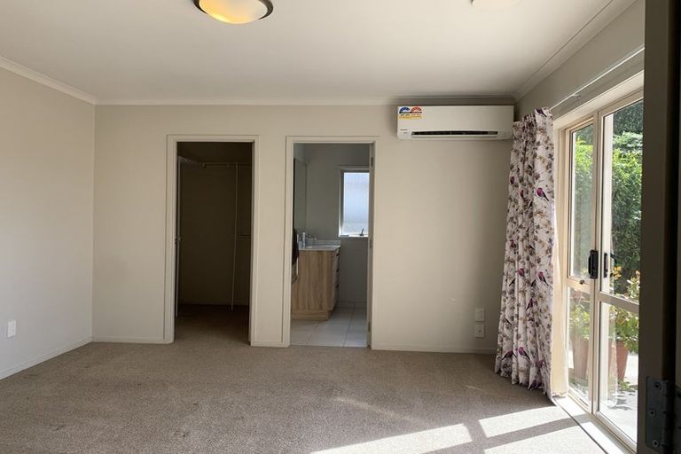 Photo of property in 1 Luna Place, Henderson, Auckland, 0612