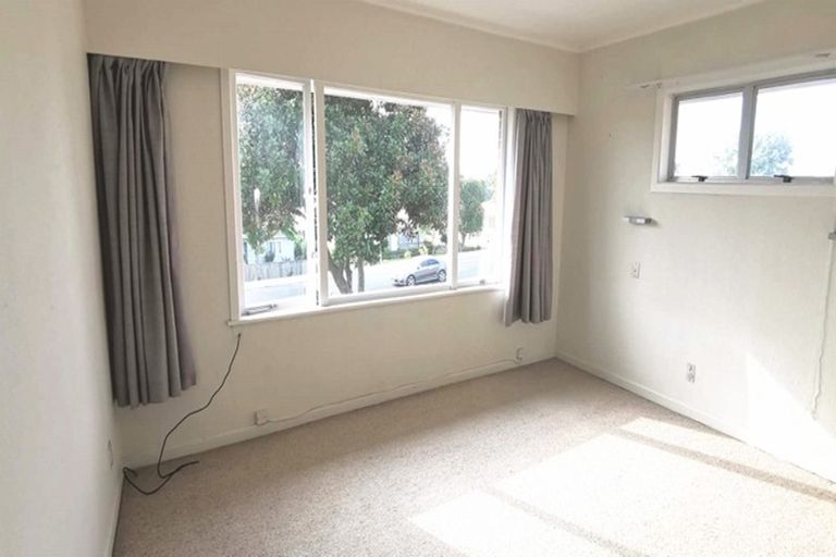 Photo of property in 57 College Road, Northcote, Auckland, 0627