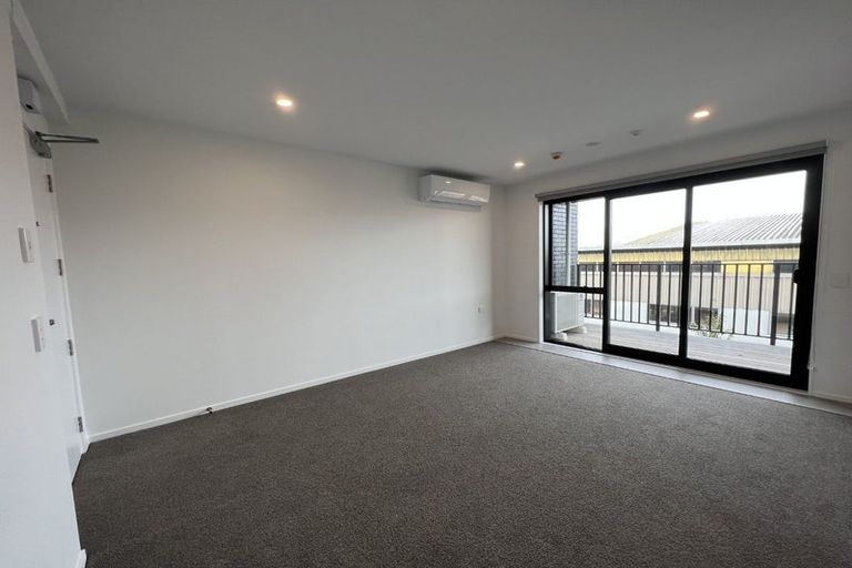 Photo of property in 107/28c Eileen Newey Place, Henderson, Auckland, 0612