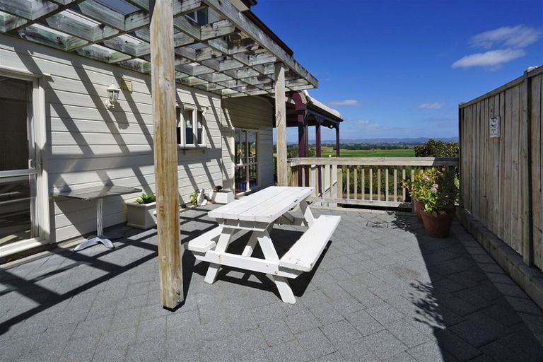 Photo of property in 16 Tironui Terrace, Western Heights, Hamilton, 3200