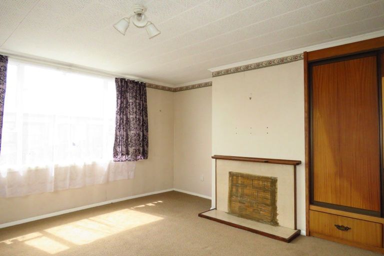 Photo of property in 35 Queen Street, Westport, 7825