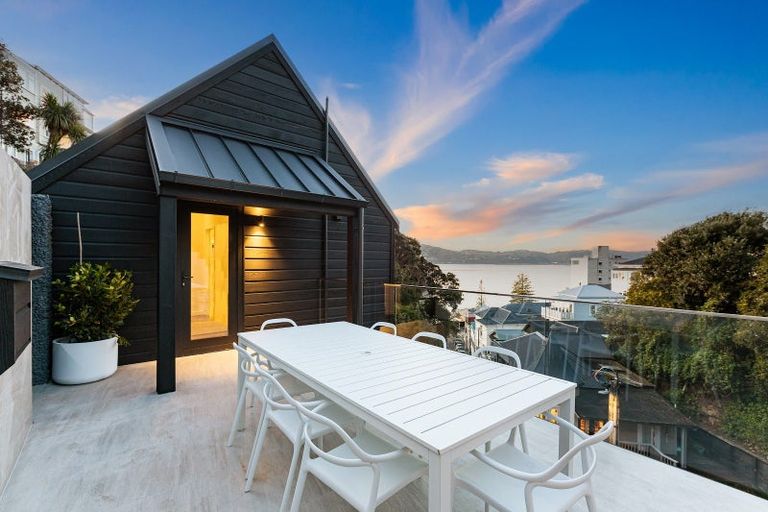 Photo of property in 28 Hay Street, Oriental Bay, Wellington, 6011