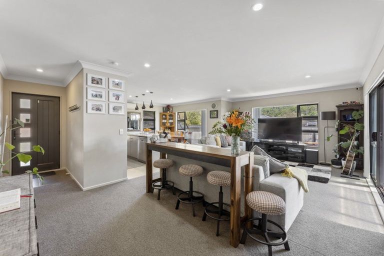 Photo of property in 6 Poppy Watts Grove, Stokes Valley, Lower Hutt, 5019