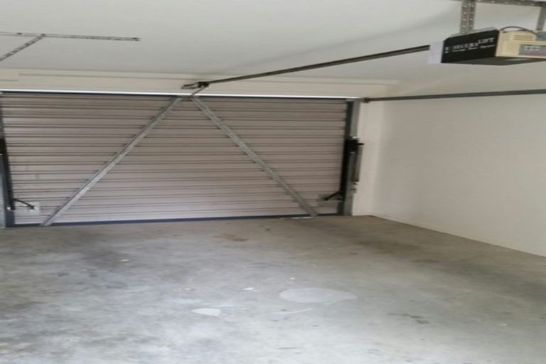 Photo of property in 12/36 West Coast Road, Glen Eden, Auckland, 0602