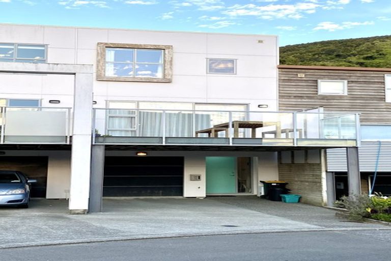 Photo of property in 54 Saddleback Grove, Karori, Wellington, 6012