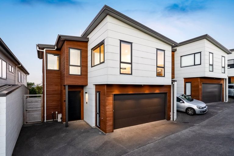 Photo of property in 9 Coastview Lane, Long Bay, Auckland, 0630