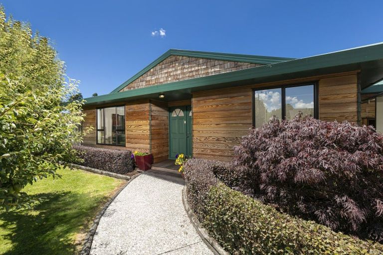 Photo of property in 11 Windfall Grove, Greenhithe, Auckland, 0632