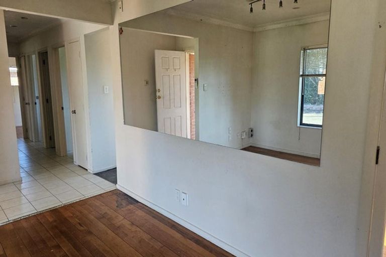 Photo of property in 144 Lincoln Road, Henderson, Auckland, 0610