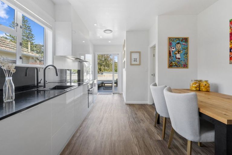 Photo of property in 546 Broadway, Strathmore Park, Wellington, 6022