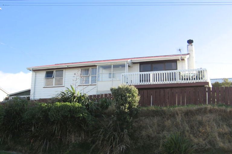 Photo of property in 2 Rakihau Place, Titahi Bay, Porirua, 5022