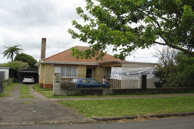 Photo of property in 57 Birdwood Road East, Pukekohe, 2120