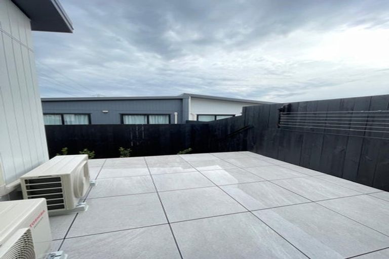 Photo of property in 25 Olearia Street, Totara Park, 2019