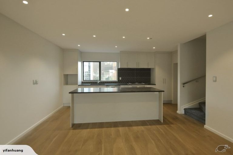 Photo of property in 27 Meritage Lane, Te Atatu South, Auckland, 0610