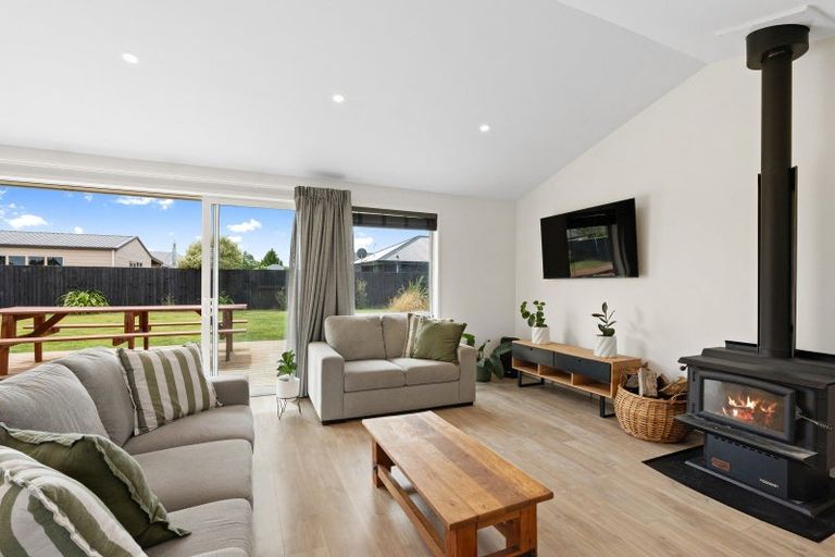 Photo of property in 24 Cressy Place, Darfield, 7510