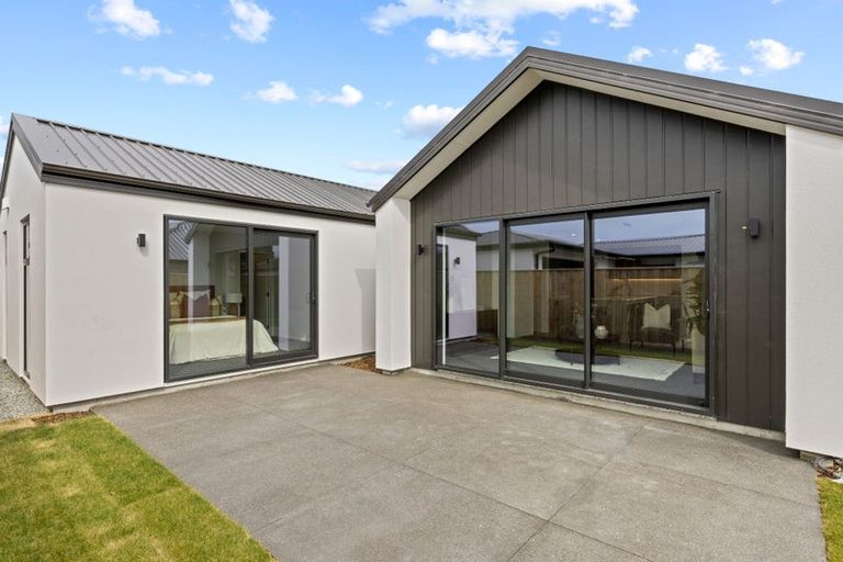 Photo of property in 10 Eccles Place, Halswell, Christchurch, 8025