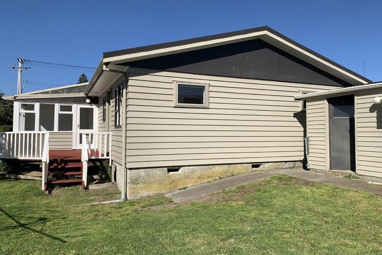 Photo of property in 70 Toi Street, Otaki Beach, Otaki, 5512