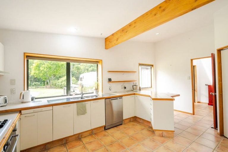 Photo of property in 915 Rangiotu Road, Rangiotu, Palmerston North, 4477