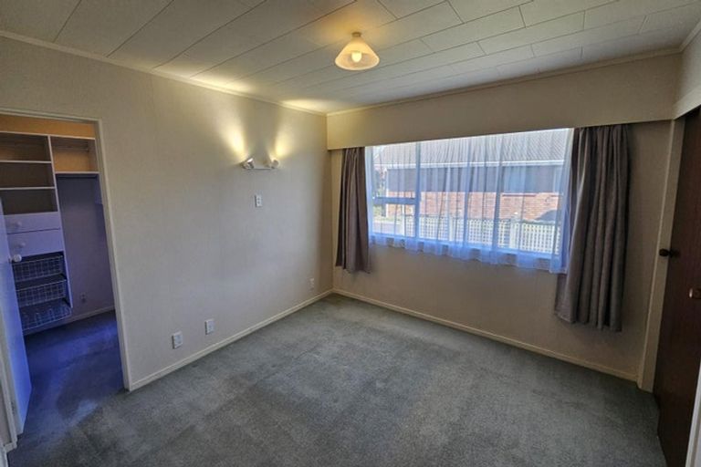 Photo of property in 14 Truby King Street, Merrilands, New Plymouth, 4312