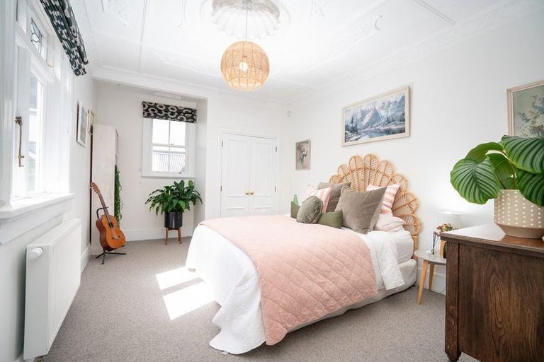 Photo of property in 16 Hawker Street, Mount Victoria, Wellington, 6011