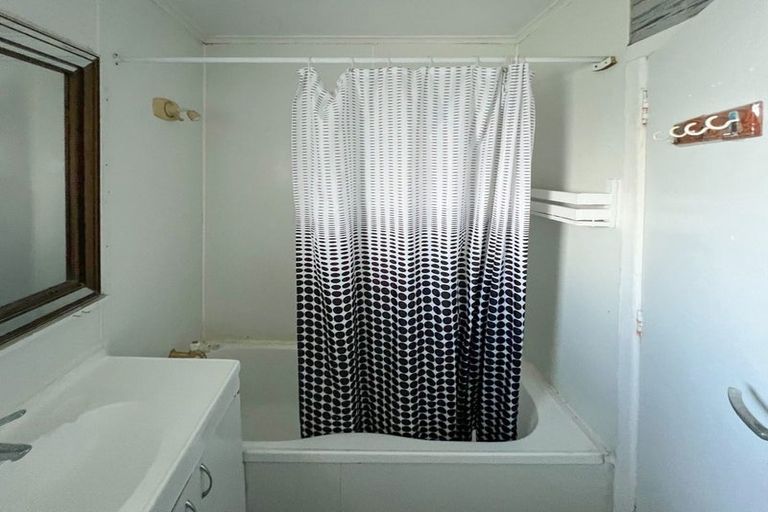 Photo of property in 164 Russell Road, Manurewa, Auckland, 2102