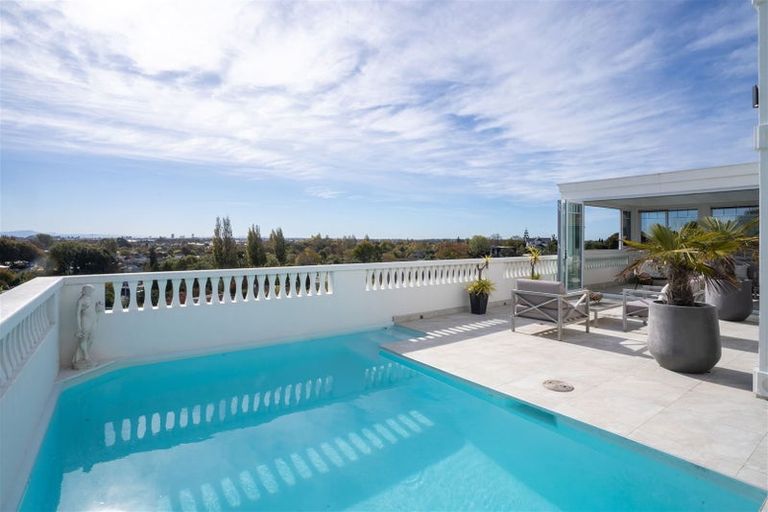 Photo of property in 37 Overdale Drive, Cashmere, Christchurch, 8022