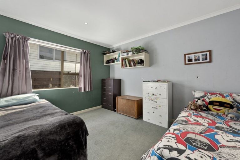 Photo of property in 20 Montana Road, Totara Park, Upper Hutt, 5018