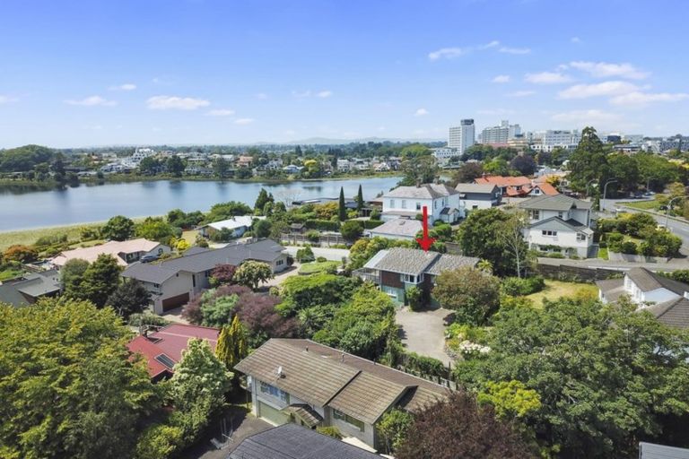 Photo of property in 114 Lake Crescent, Hamilton Lake, Hamilton, 3204