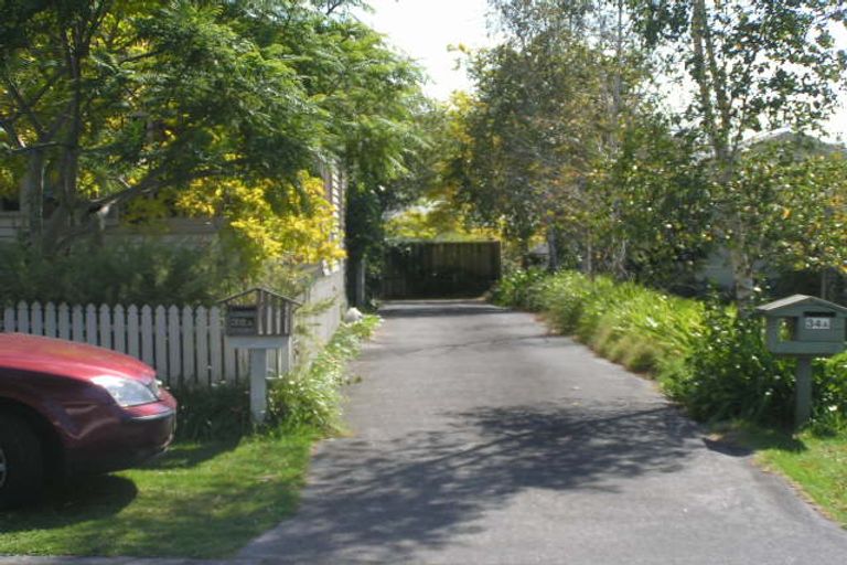 Photo of property in 1/32 Gladstone Road, Northcote, Auckland, 0627