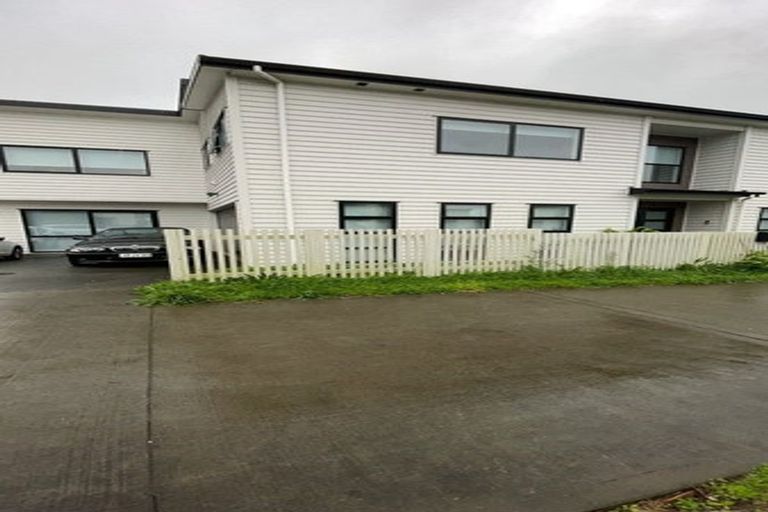 Photo of property in 4 Tahingamanu Road, Hobsonville, Auckland, 0616