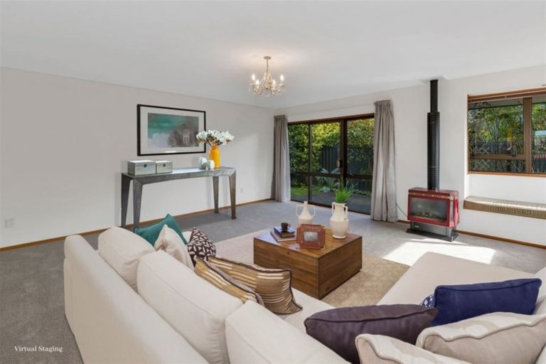 Photo of property in 2/11 Rossiter Avenue, Redwood, Christchurch, 8051