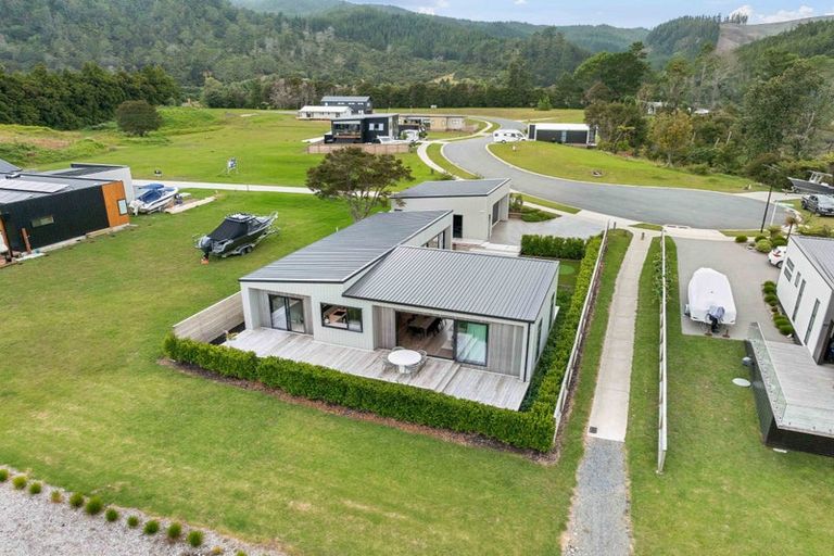 Photo of property in 34 North Ridge Drive, Pauanui, 3579