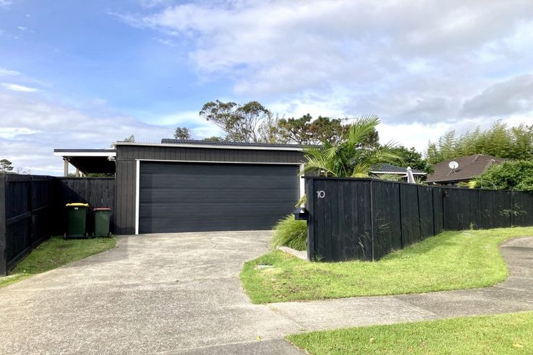 Photo of property in 10 Pixie Place, Pakuranga Heights, Auckland, 2010
