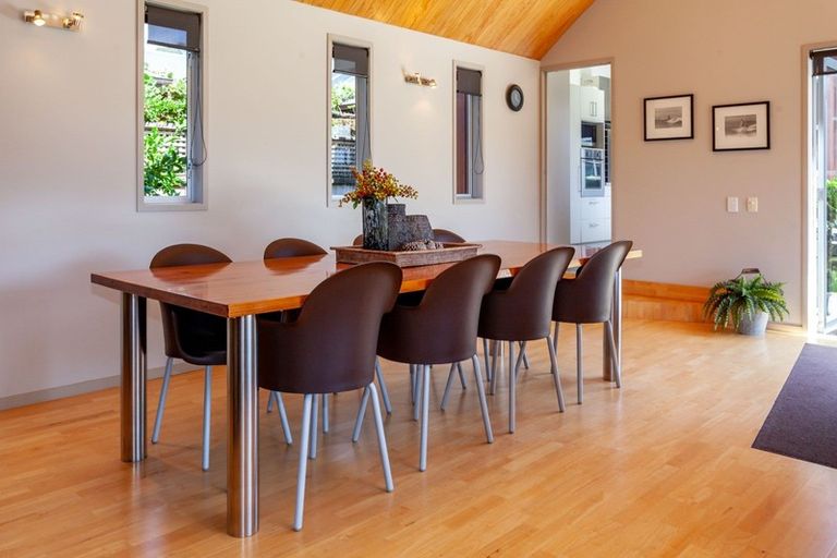 Photo of property in 17 Hahei Beach Road, Hahei, Whitianga, 3591