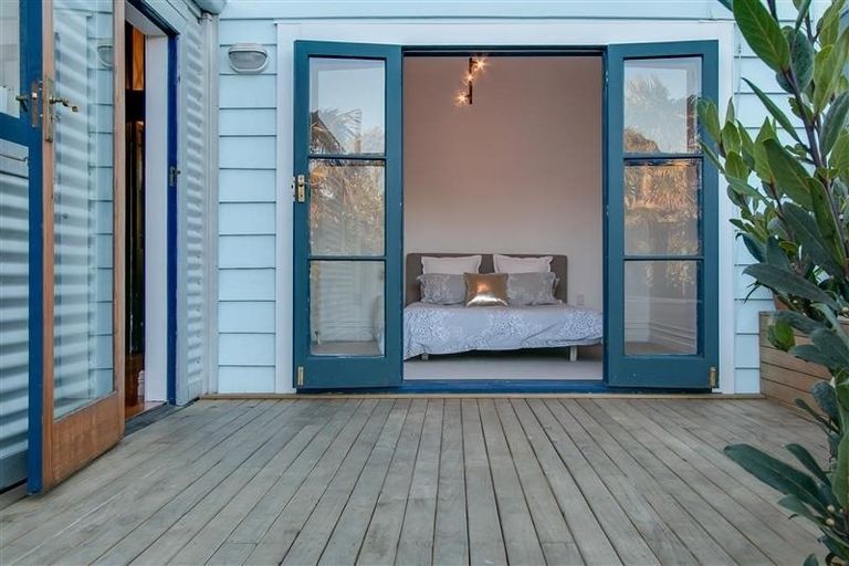 Photo of property in 8 Sale Street, Napier South, Napier, 4110