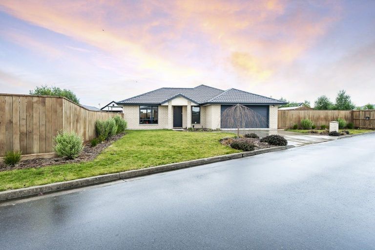 Photo of property in 27 Wakeman Way, Kaiapoi, 7630