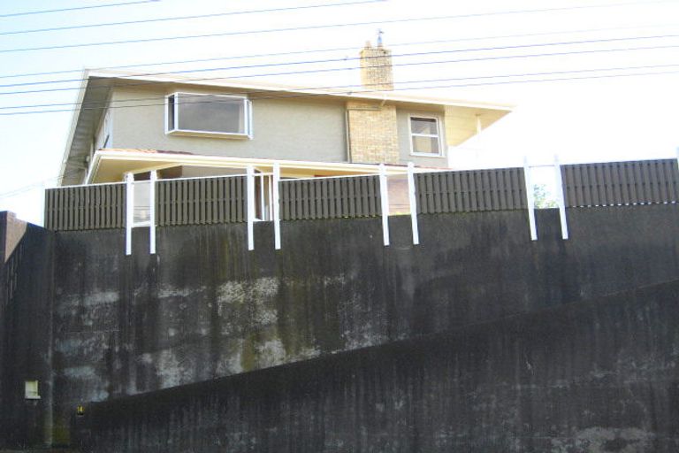 Photo of property in 14 Standish Street, Westown, New Plymouth, 4310
