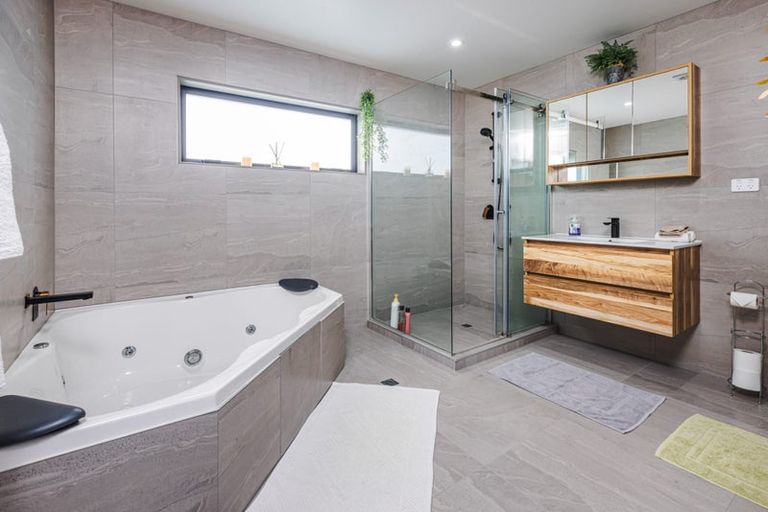 Photo of property in 50a Hillcrest Road, Papatoetoe, Auckland, 2025