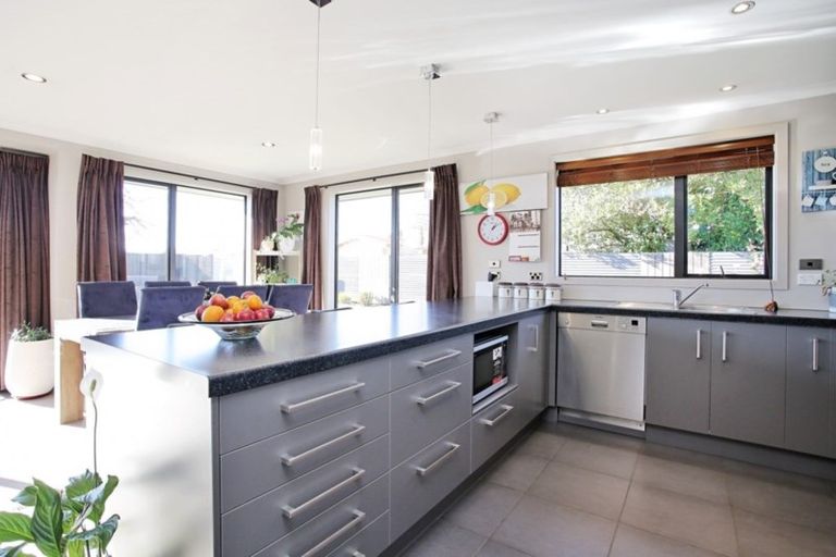 Photo of property in 38 Kirkbride Street, Wallacetown, 9816