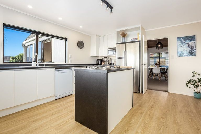 Photo of property in 22 Mercury Way, Whitby, Porirua, 5024