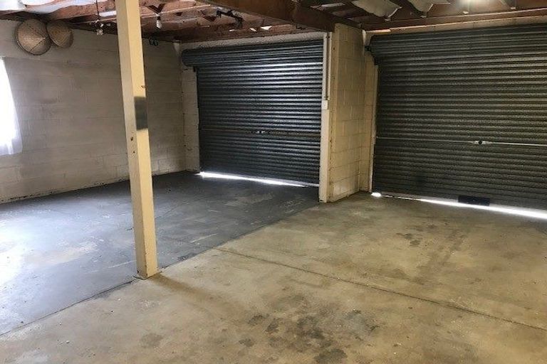 Photo of property in 12a Prince Regent Drive, Half Moon Bay, Auckland, 2012