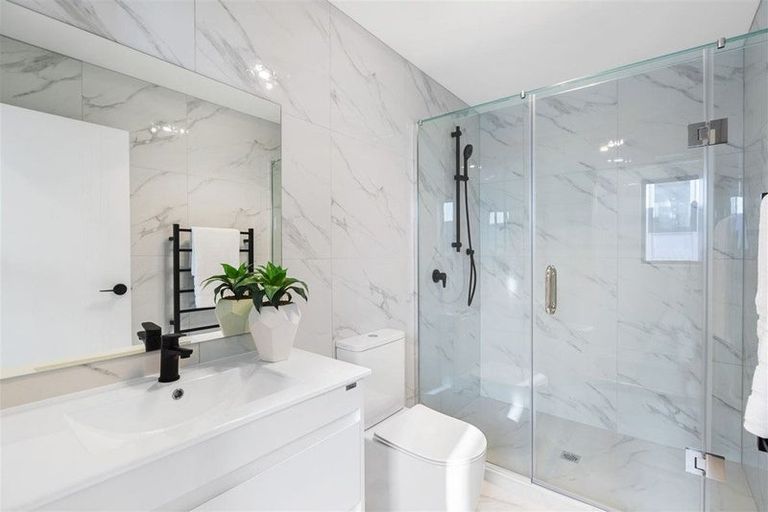 Photo of property in 6/5 Chevis Place, Pakuranga, Auckland, 2010