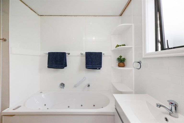 Photo of property in 121/123 High Street, Bulls, 4818