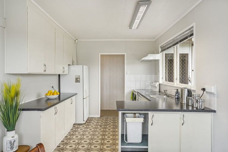 Photo of property in 37 Reelick Avenue, Pakuranga Heights, Auckland, 2010