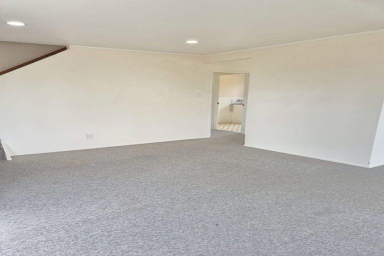 Photo of property in 6a Blacklock Avenue, Henderson, Auckland, 0612