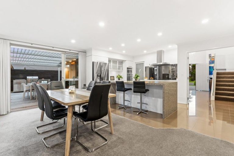 Photo of property in 26 Waitotara Way, Whitianga, 3510