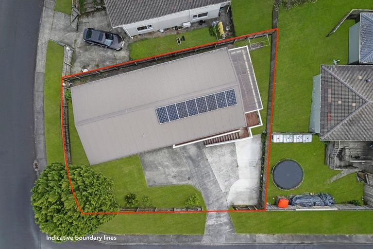 Photo of property in 2 Talmar Place, Massey, Auckland, 0614