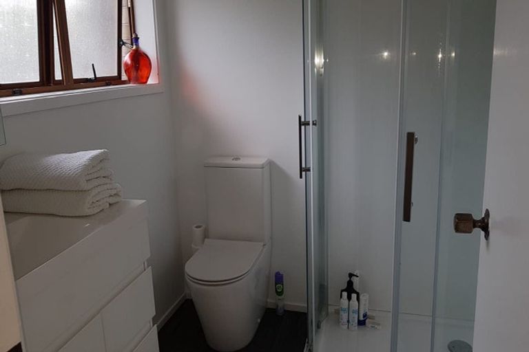 Photo of property in 2/34 Teal Crescent, Beach Haven, Auckland, 0626