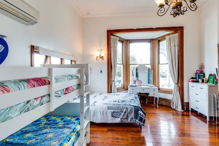 Photo of property in 200 Grove Road, Mayfair, Hastings, 4122